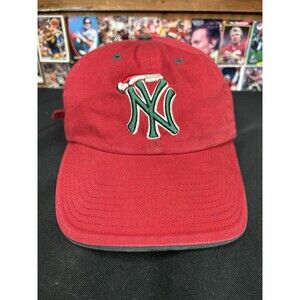 VINTAGE TWINS ENTERPRISE NEW YORK YANKEES SANTA CHRISTMAS STRAP BACK HAT Red MLB